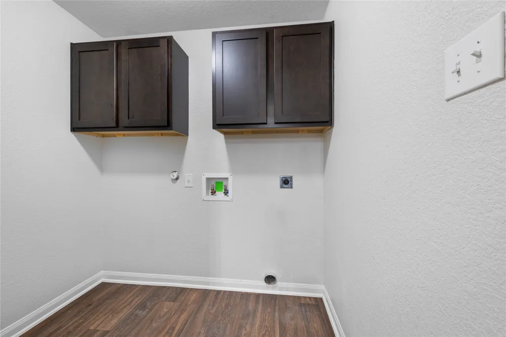 221 Koontz Loop Jarrell, TX 76537