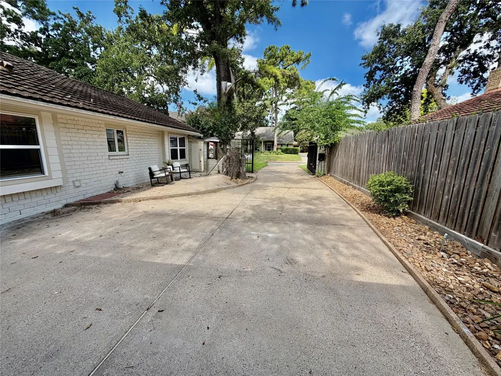 602 Patchester Drive Houston, TX 77079