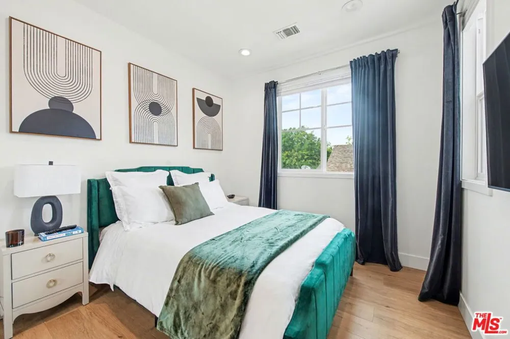 1209 Commonwealth Avenue Los Angeles, CA 90029
