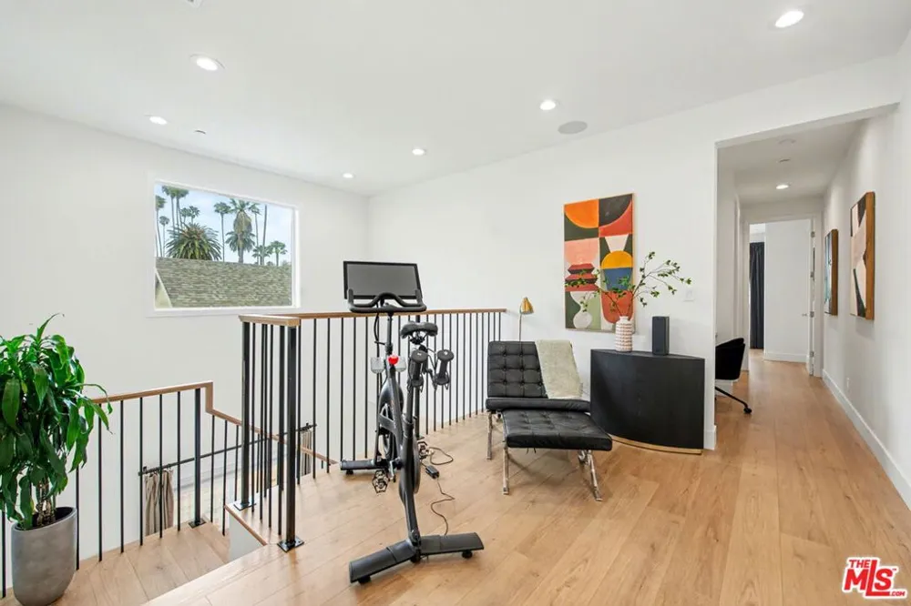 1209 Commonwealth Avenue Los Angeles, CA 90029