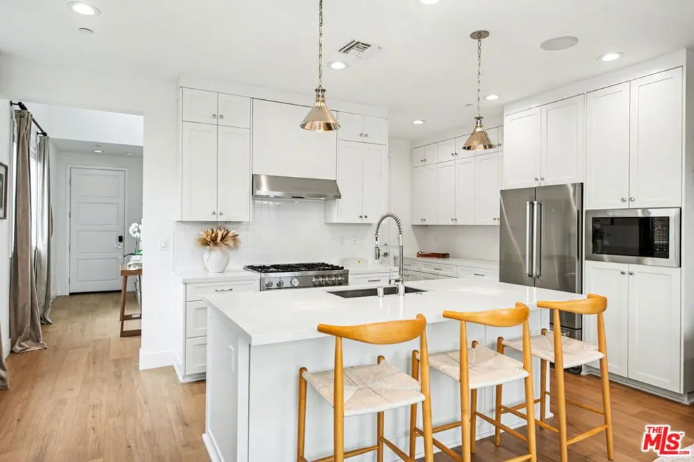 1209 Commonwealth Avenue Los Angeles, CA 90029