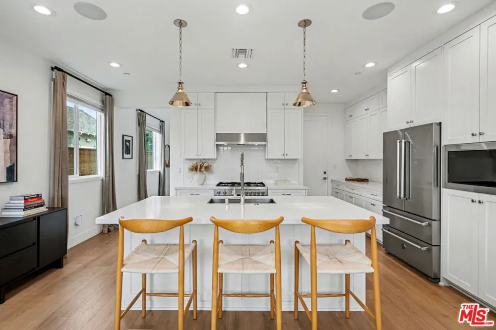 1209 Commonwealth Avenue Los Angeles, CA 90029