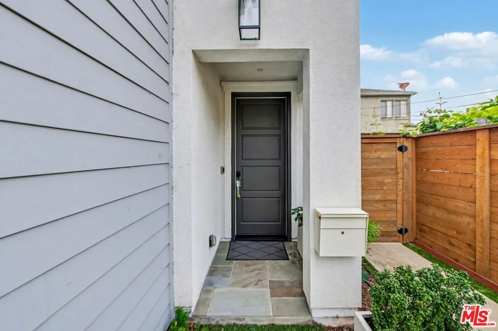1209 Commonwealth Avenue Los Angeles, CA 90029