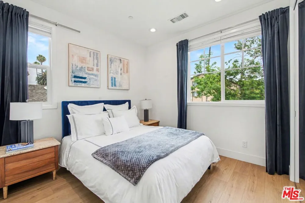1209 Commonwealth Avenue Los Angeles, CA 90029