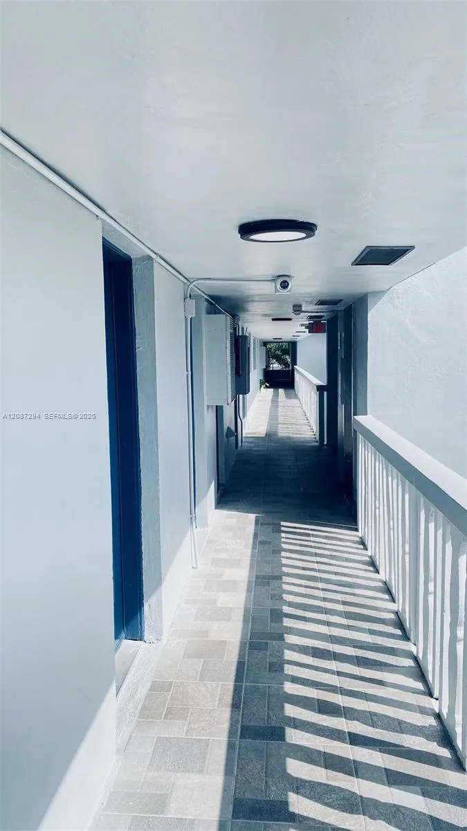 16851 NE 18th Ave #302 North Miami Beach, FL 33162