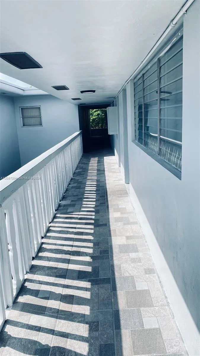 16851 NE 18th Ave #302 North Miami Beach, FL 33162