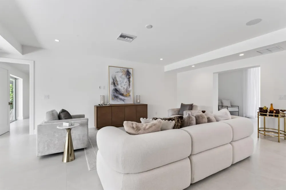 229 GOLFVIEW DRIVE Tequesta, FL 33469