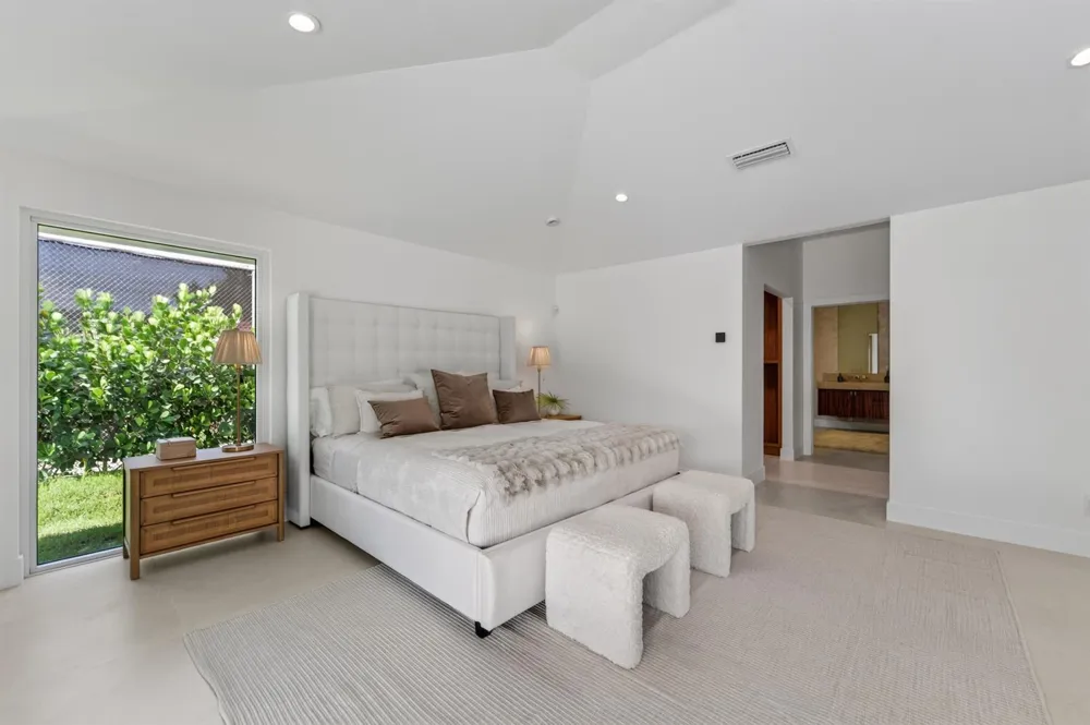 229 GOLFVIEW DRIVE Tequesta, FL 33469
