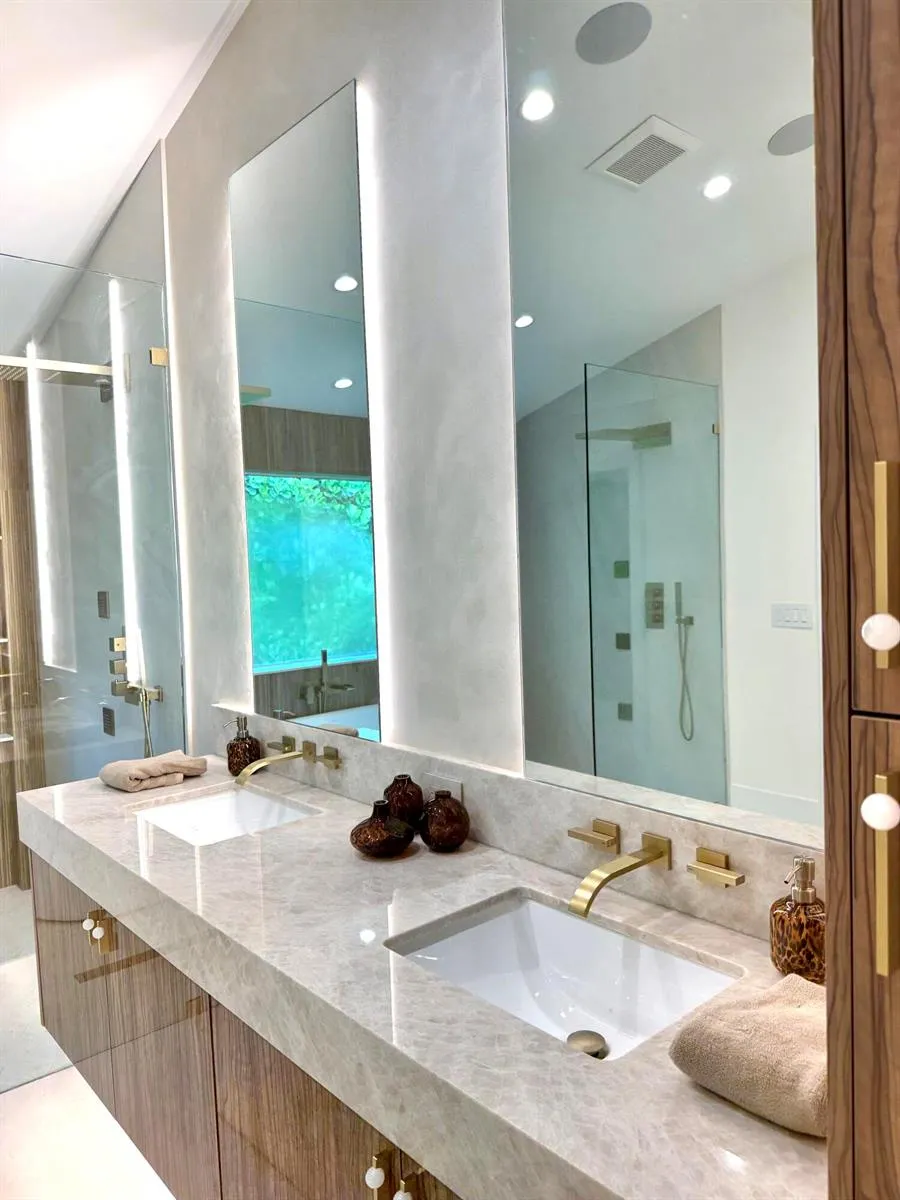 229 GOLFVIEW DRIVE Tequesta, FL 33469