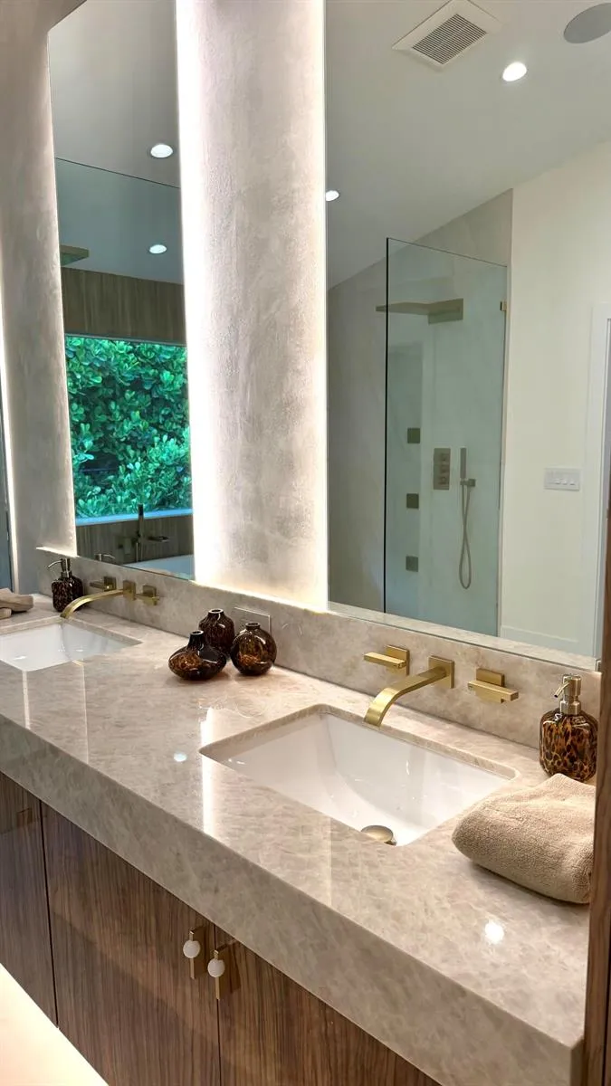 229 GOLFVIEW DRIVE Tequesta, FL 33469