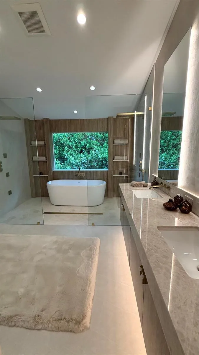 229 GOLFVIEW DRIVE Tequesta, FL 33469