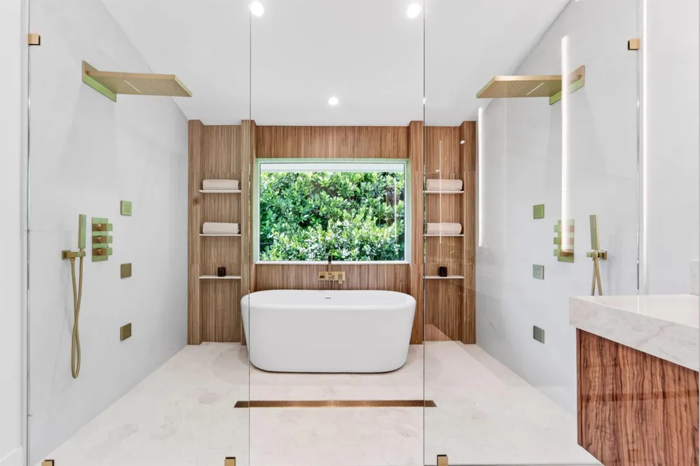 229 GOLFVIEW DRIVE Tequesta, FL 33469