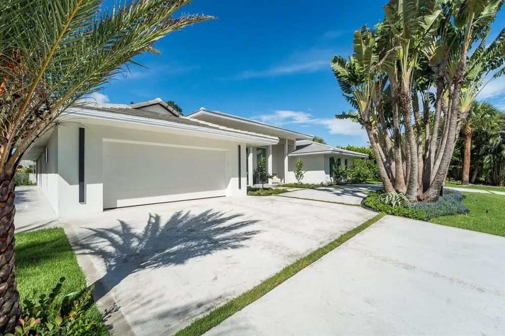 229 GOLFVIEW DRIVE Tequesta, FL 33469