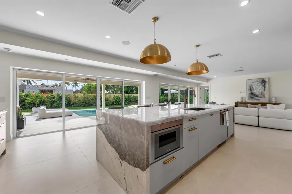 229 GOLFVIEW DRIVE Tequesta, FL 33469