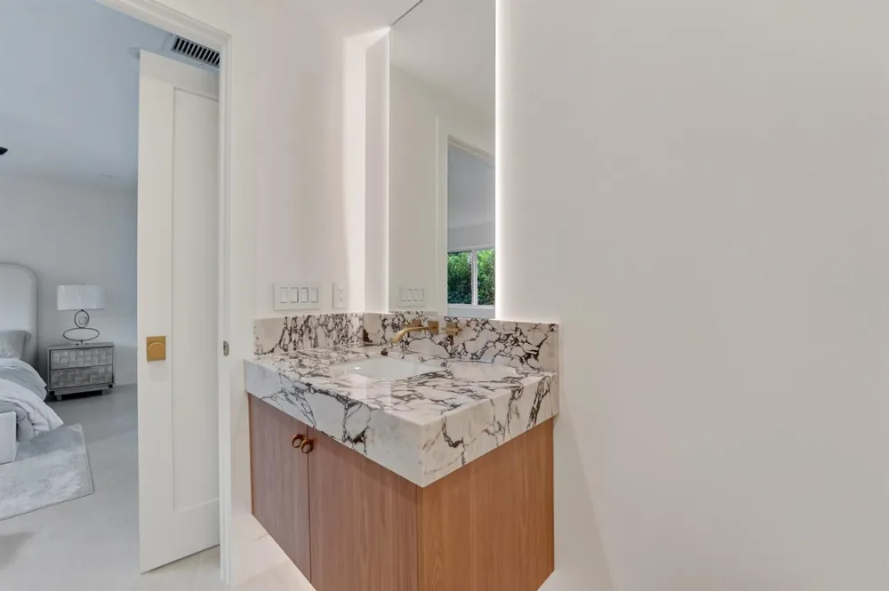 229 GOLFVIEW DRIVE Tequesta, FL 33469