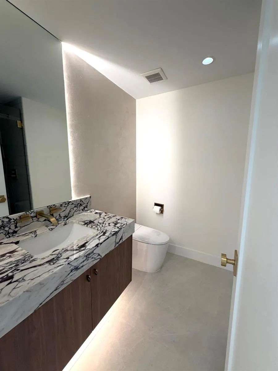 229 GOLFVIEW DRIVE Tequesta, FL 33469