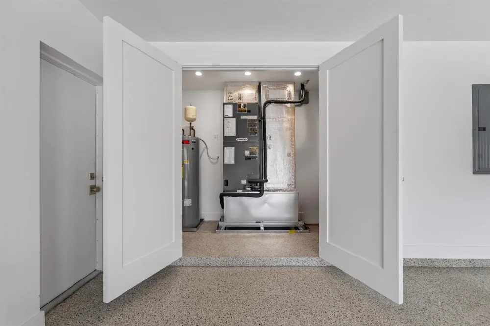 229 GOLFVIEW DRIVE Tequesta, FL 33469