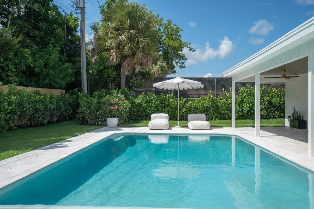 229 GOLFVIEW DRIVE Tequesta, FL 33469