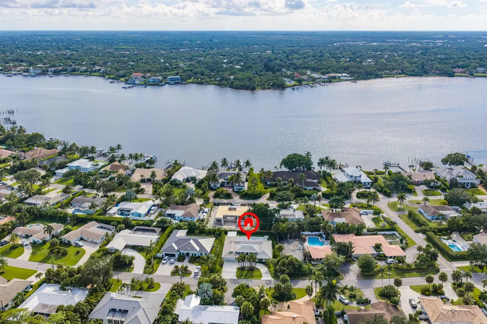 229 GOLFVIEW DRIVE Tequesta, FL 33469