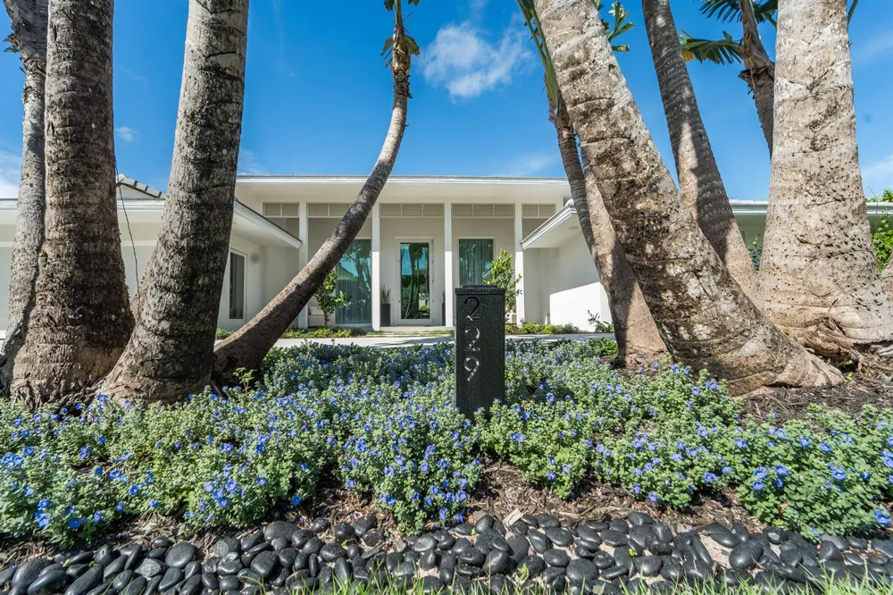 229 GOLFVIEW DRIVE Tequesta, FL 33469
