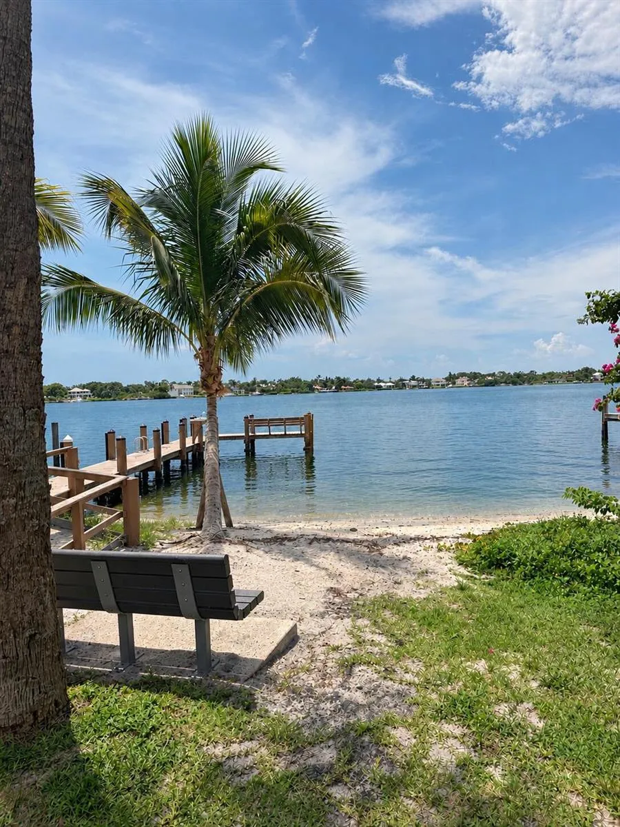 229 GOLFVIEW DRIVE Tequesta, FL 33469