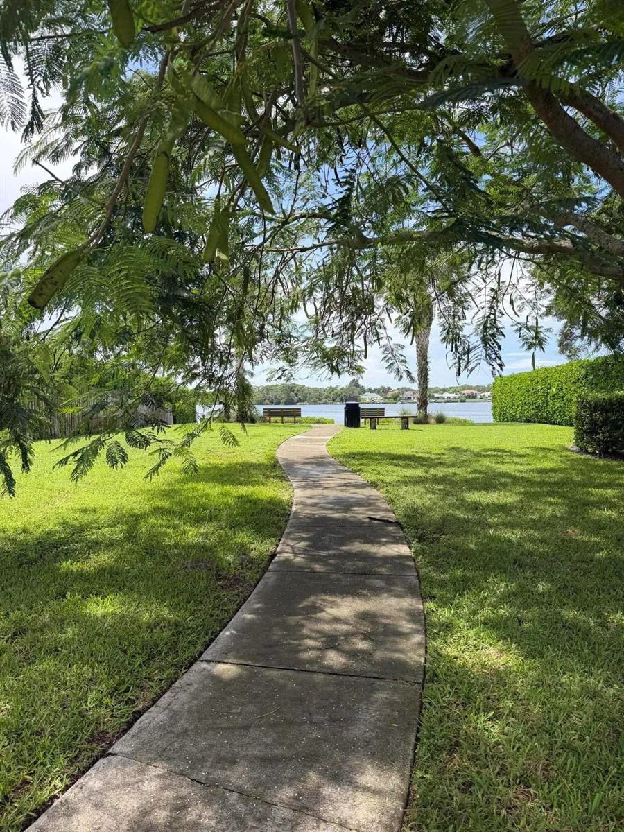 229 GOLFVIEW DRIVE Tequesta, FL 33469
