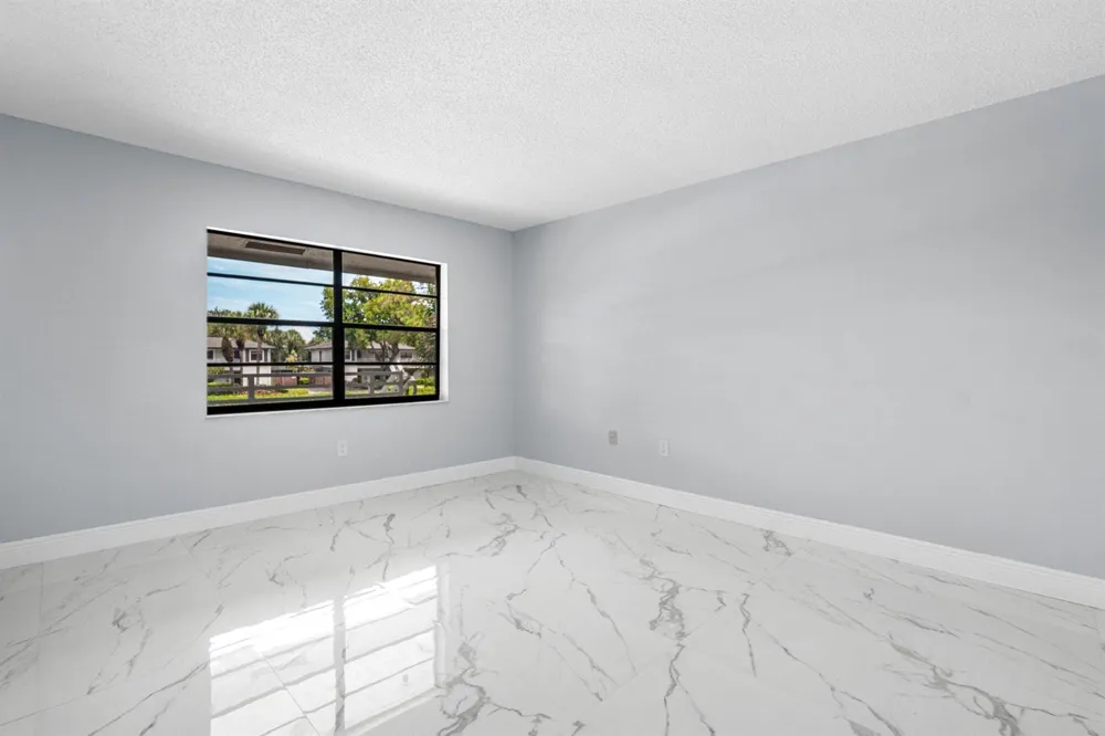 15 SOUTHPORT LANE #D Boynton Beach, FL 33436