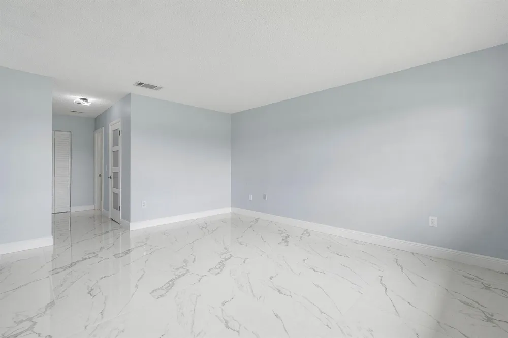 15 SOUTHPORT LANE #D Boynton Beach, FL 33436