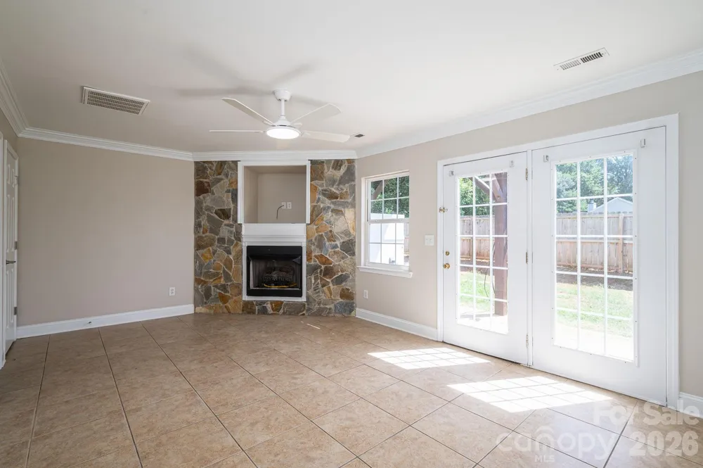 233 Southgate Lane Mount Holly, NC 28120