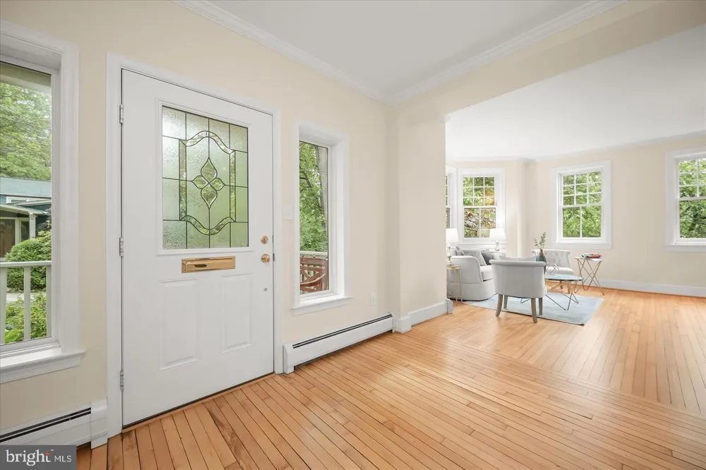 6004 PRINCETON AVENUE Glen Echo, MD 20812