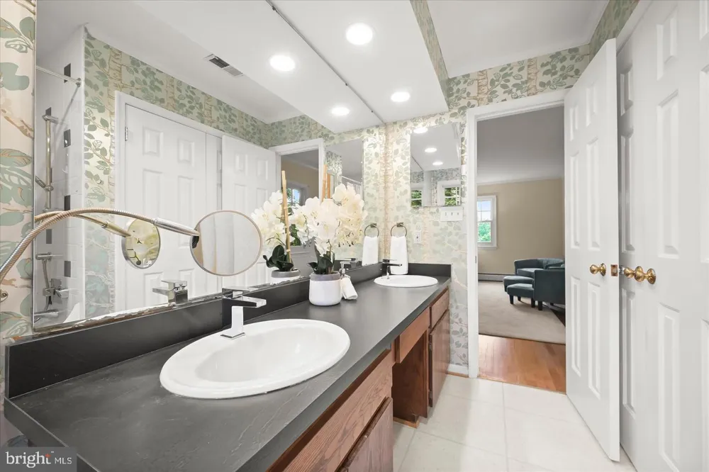 6004 PRINCETON AVENUE Glen Echo, MD 20812