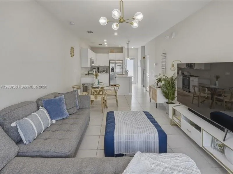 8201 NW 41st St #D-205 Doral, FL 33166