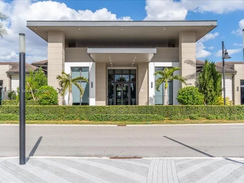 8201 NW 41st St #D-205 Doral, FL 33166