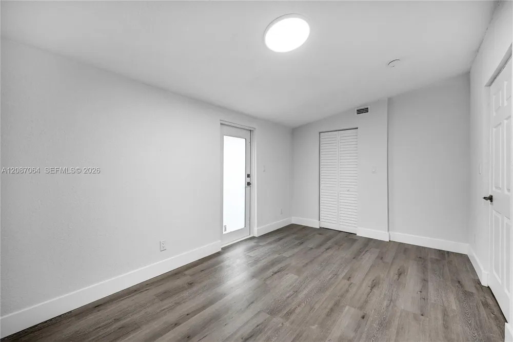 1018 NE 7th St Hallandale Beach, FL 33009