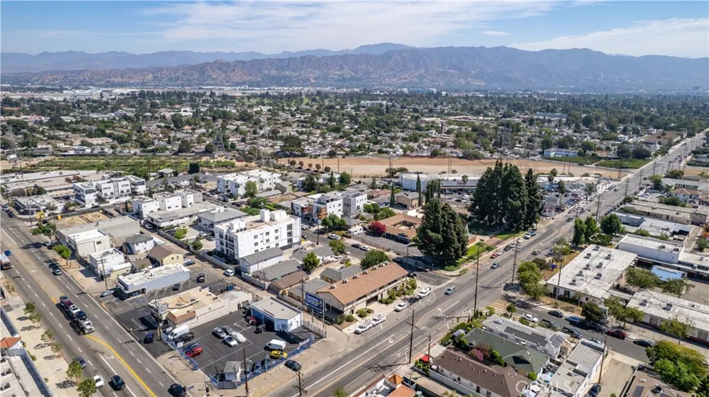 6003 Craner Avenue North Hollywood, CA 91606