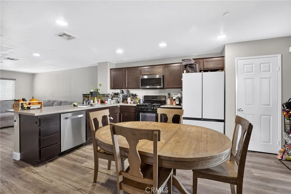 7014 Alderwood Fontana, CA 92336