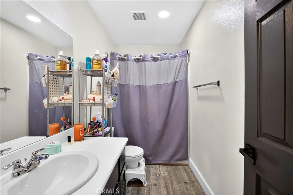 7014 Alderwood Fontana, CA 92336