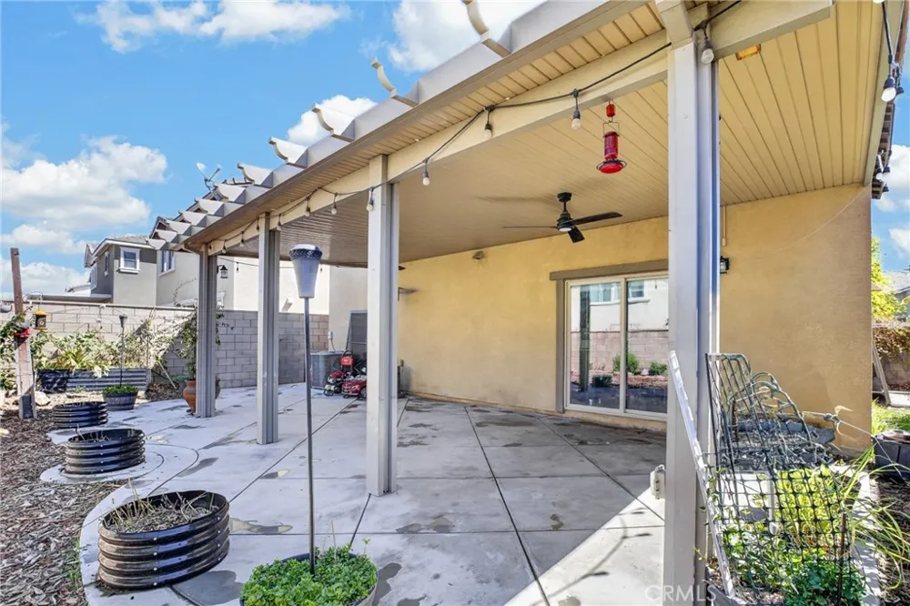 7014 Alderwood Fontana, CA 92336