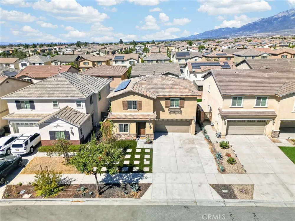 7014 Alderwood Fontana, CA 92336