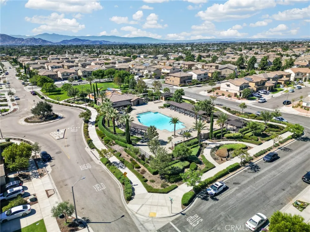 7014 Alderwood Fontana, CA 92336