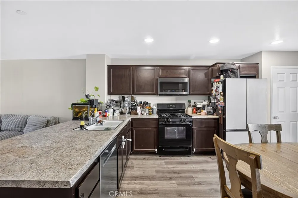 7014 Alderwood Fontana, CA 92336