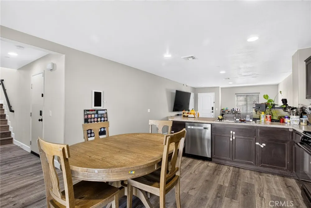 7014 Alderwood Fontana, CA 92336