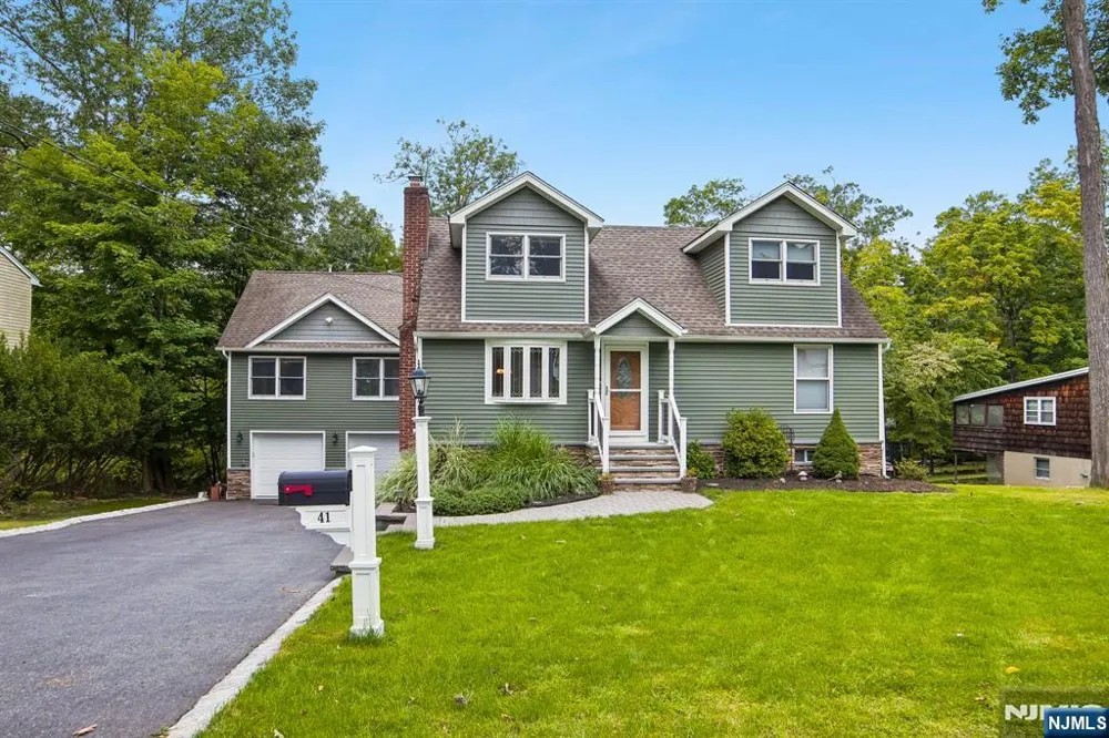 41 Forest Terrace Wayne, NJ 07470