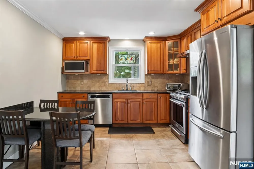 41 Forest Terrace Wayne, NJ 07470