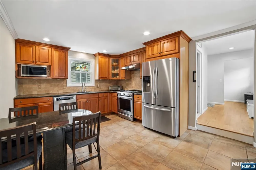 41 Forest Terrace Wayne, NJ 07470