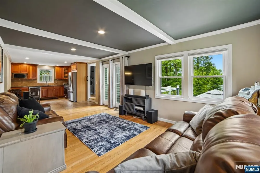 41 Forest Terrace Wayne, NJ 07470