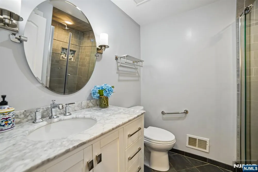 41 Forest Terrace Wayne, NJ 07470