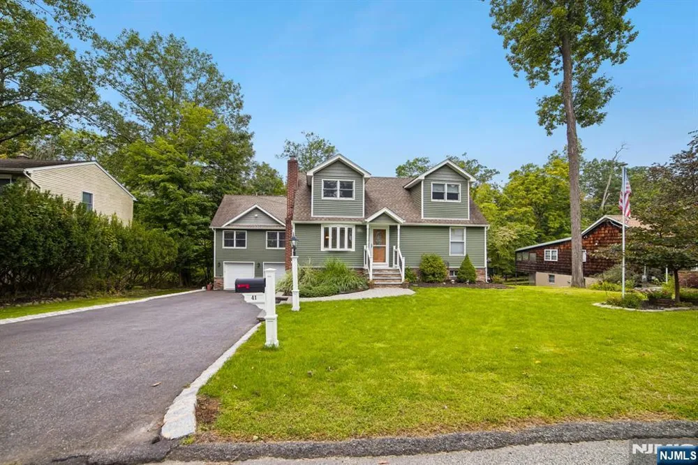 41 Forest Terrace Wayne, NJ 07470