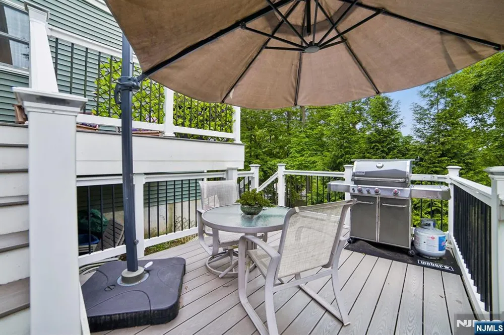 41 Forest Terrace Wayne, NJ 07470