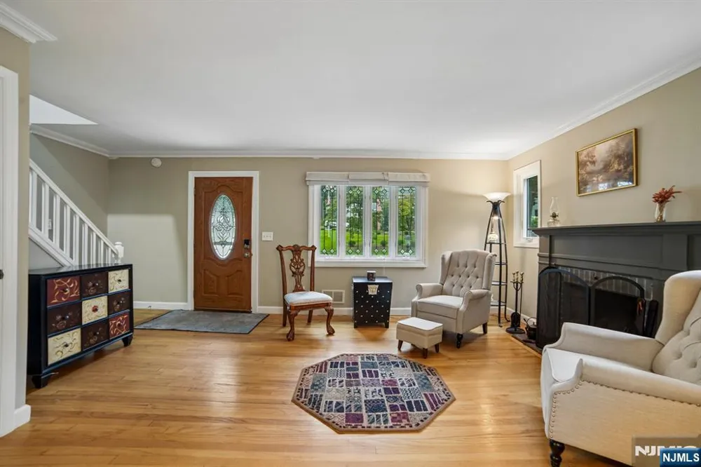41 Forest Terrace Wayne, NJ 07470